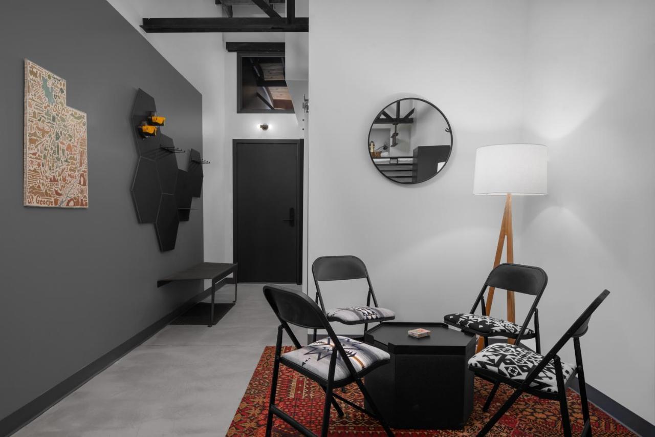 Evo Salt Hotel 3*